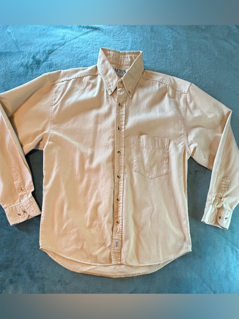 Cactus Clothing Button-Down Men's Shirt in Light Mustard/yellow. Size: M. (6357) - Picture 2 of 9